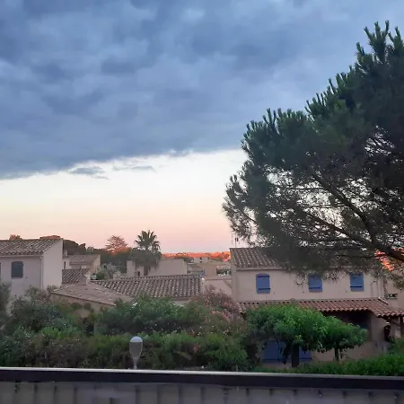 D'une Avec Piscine Partagee Et Terrasse Amenagee A A 2 Km De La * Agde