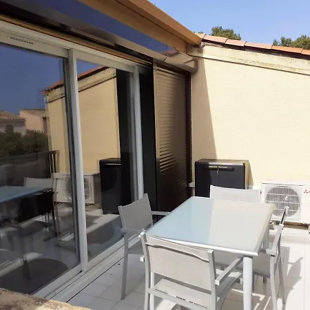 D'une Avec Piscine Partagee Et Terrasse Amenagee A A 2 Km De La Apartmán Agde